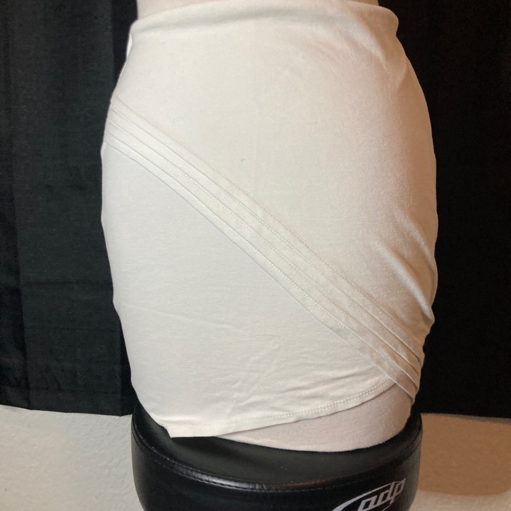White Windsor Mini Skirt Diagonal Detail